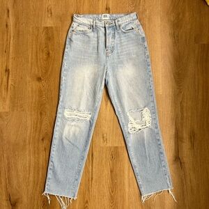 URBAN OUTFITTERS Slim Straight Distressed Jeans Light Wash Busted Knee Size: 26